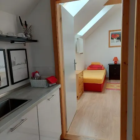 Dvoupokojový S Kuchyňským Koutem * Kutná Hora